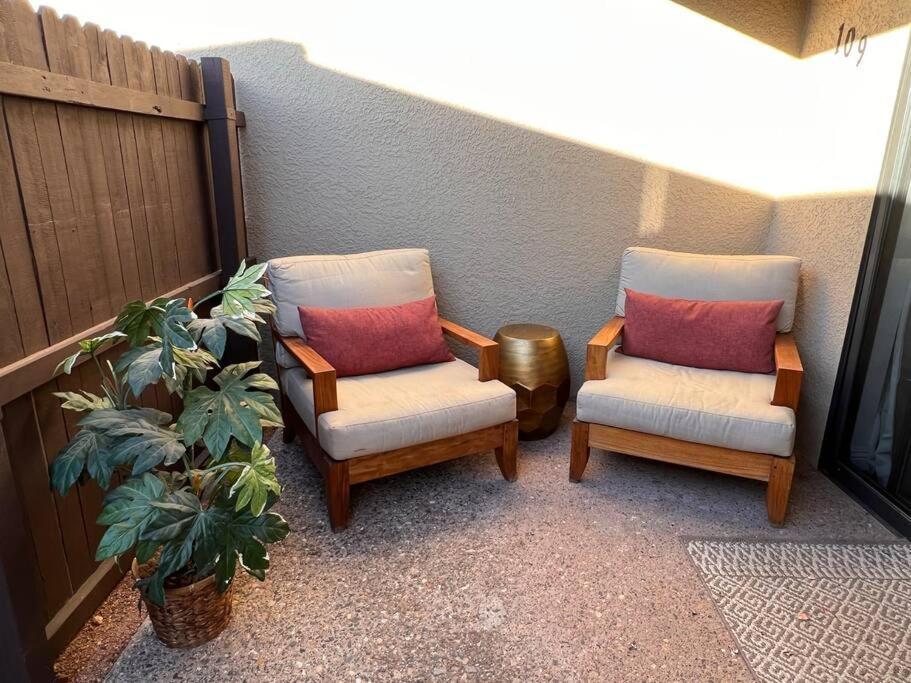 Holiday home Golf, Hike Or Bike At Our Gated 2 Bed 2 Bath *